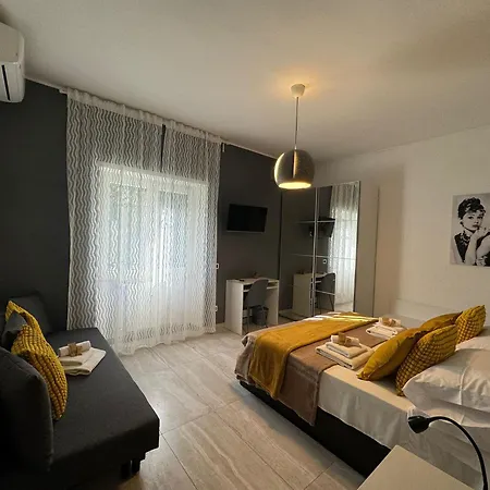 Elegant Escape By Ionio Metro * Rome