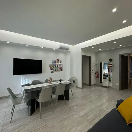 Apartment Elegant Escape By Ionio Metro