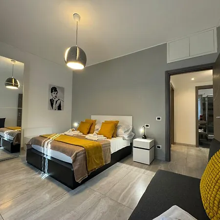 Elegant Escape By Ionio Metro Apartment Rome