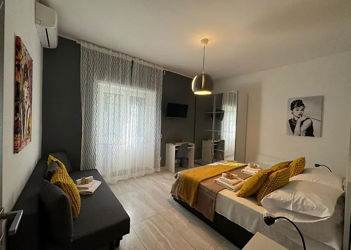 Elegant Escape By Ionio Metro * Рим